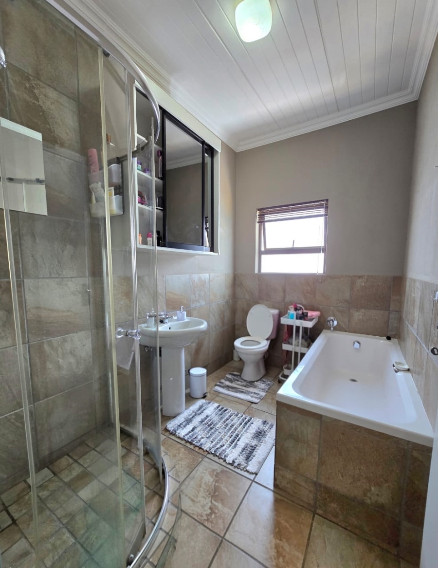 2 Bedroom Property for Sale in Melodie North West